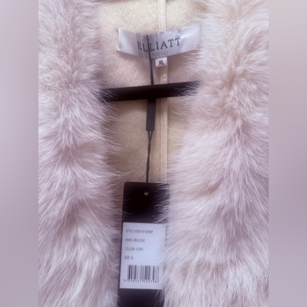 Elliatt Aria Faux Fur Trim Belted Coat in Cream Size XL NWT - Picture 8 of 10